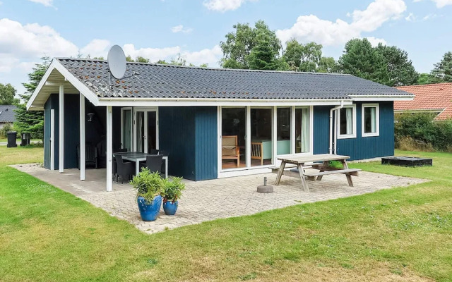 8 Person Holiday Home in Dannemare