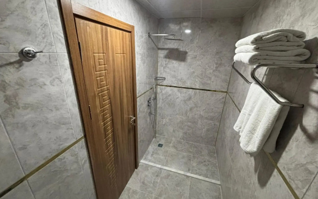 Zumrut Palas Hotel