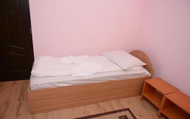 Hostel Roata Cu Noroc