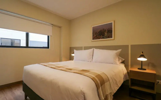w Majestic 2BR w Comfy Balcony Near Kennedy Park