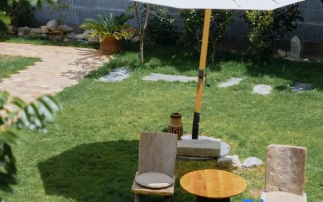 Siddhi Inn – Outside – Dali