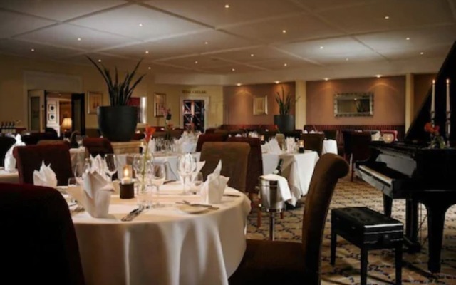 Wolseley Holiday Lodges