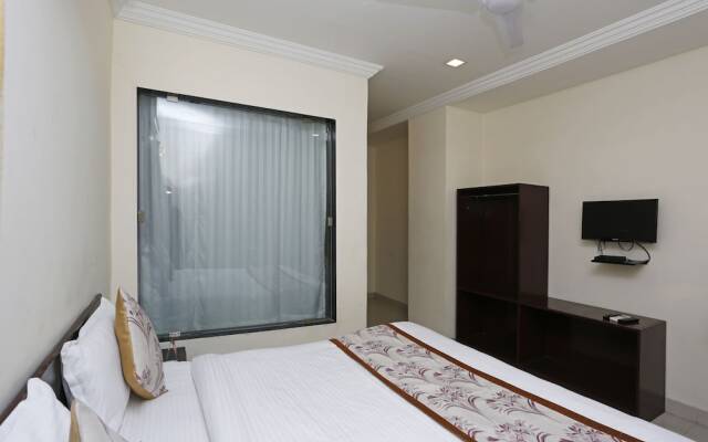 OYO 2229 Hotel Golden Wings