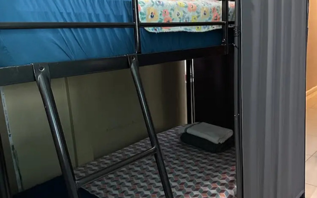 Miami Vibes Hostel-Like Shared Room