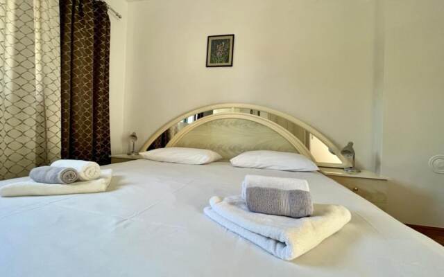 Lemon Tree Apartments