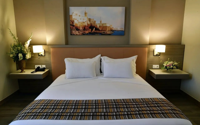 Naya Hotel