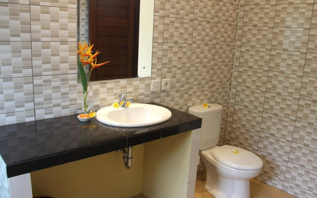Nyoman Sandi Guest House
