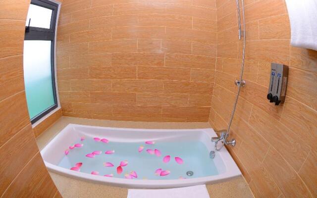 Lang Noi Tan Lap Hotel