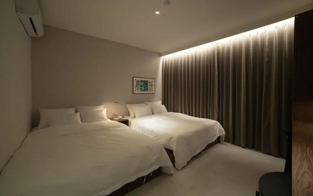The Hyoosik Aank Hotel in Wolgot