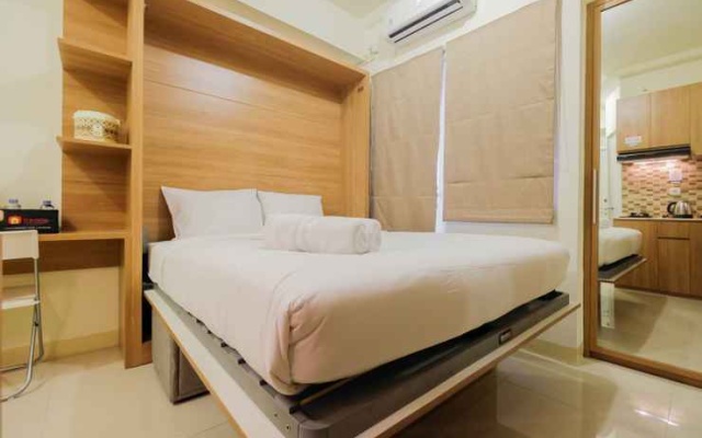 Modern Studio at Green Pramuka City Apartment