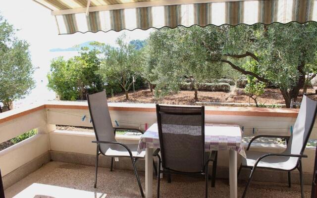 Studio apartment Marčelina