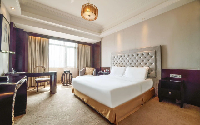S&N Dalian Hotel