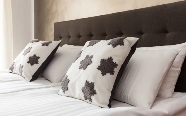 Town Hall Apart-hotel