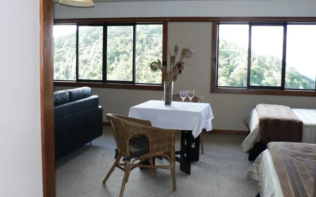 Hillside Hotel and Nature Resort