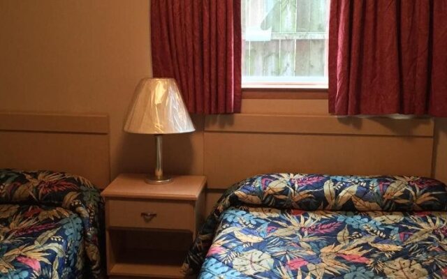 MacThrift Motor Inn