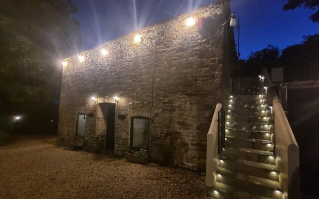 Stunning 2-bed House in Saint Columb