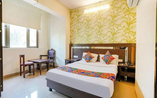 Hotel Gargi Deluxe