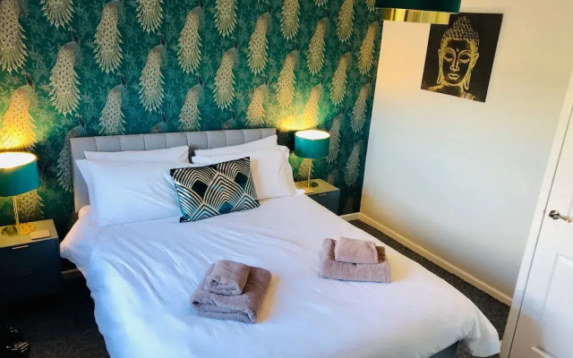 Ideal Road Trip Dunfermline Home - Free Parking