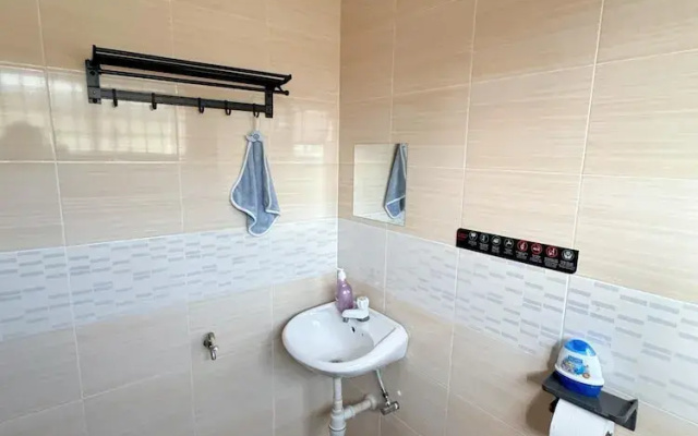 Comfy Tok Sira Home Kuantan 5 BR