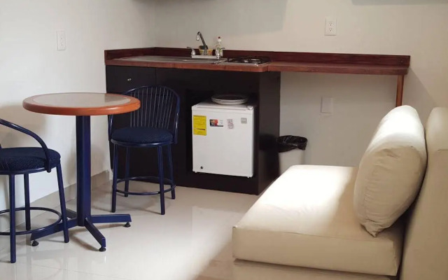 G K Suites Duraznos