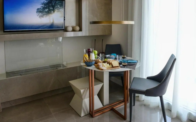 L - Suites