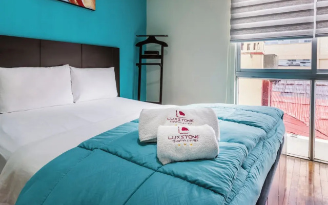Hotel Luxstone Executive Suites
