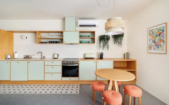 Alegr3 · Trendy & Charming Apartment