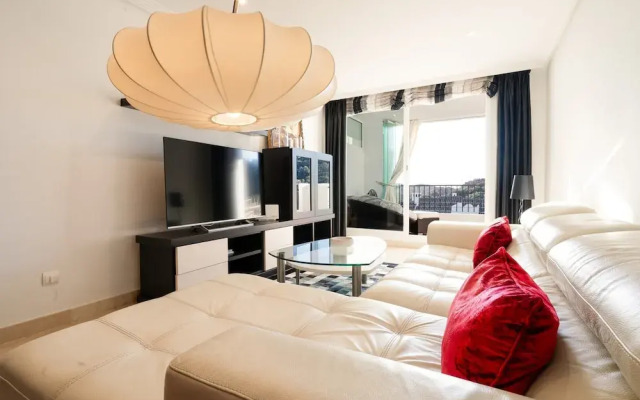 Beautiful Apartment With View