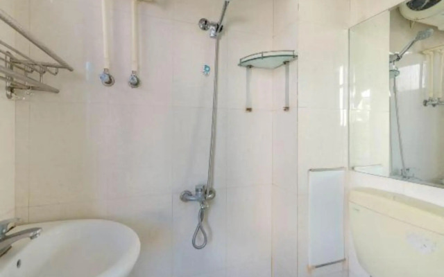 Lianhua Xiaozhu Apartment Hostel