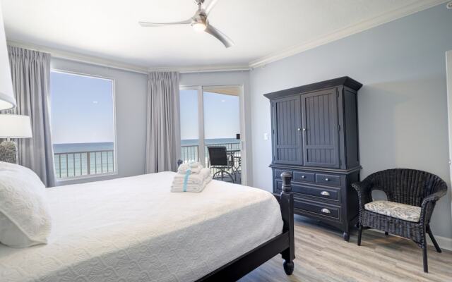 Gulf Front Master Suite! Directly On The Beach! 3 BR / 2 BA! Sleeps 8!
