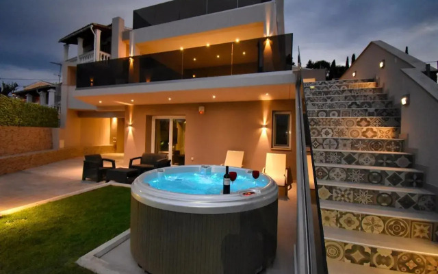 Alikes Deluxe Houses - 300m from the beach