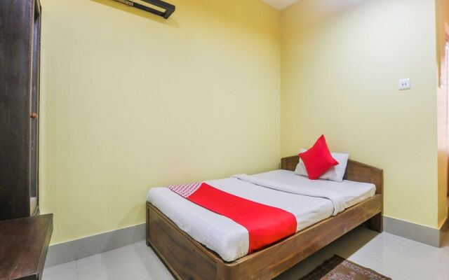 OYO 27073 Hotel Grand Silicon