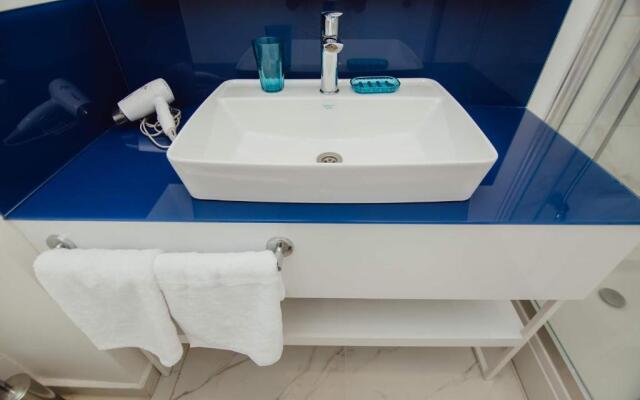 Nuage - 1st Line Sea View Apartments