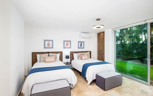 Condo Terra 13 by Kivoya