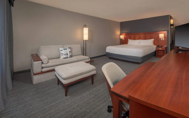 Courtyard by Marriott Frederick