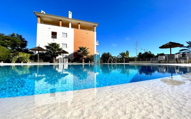 Albufeira Modern 4 With Pool by Homing
