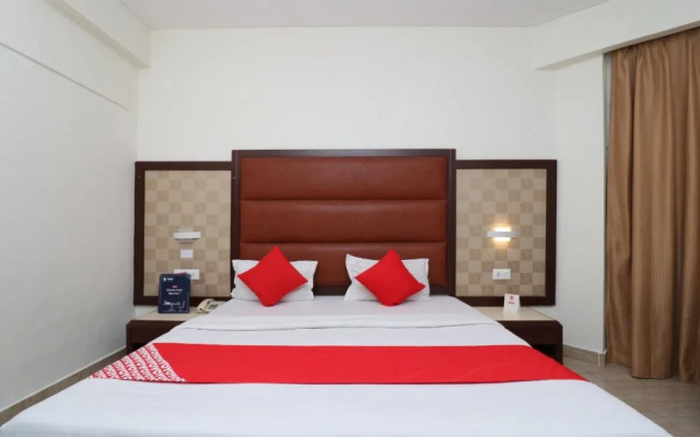The Central Palm Hotel by OYO Rooms