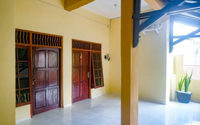 RedDoorz near Alun Alun Klaten