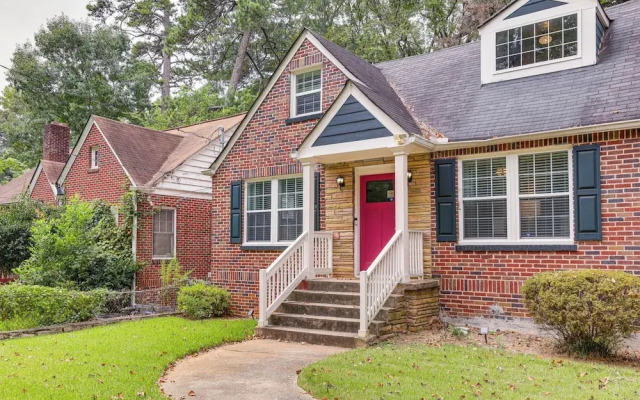 Pet-friendly Home w/ Hot Tub in Atlanta!