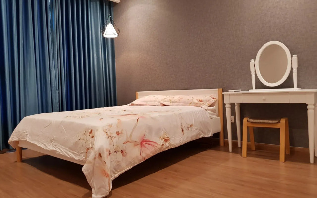 Central Park 1 Bedroom Apartment