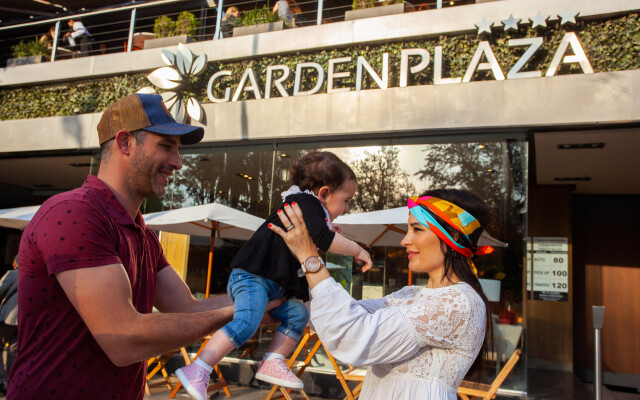 Garden Plaza