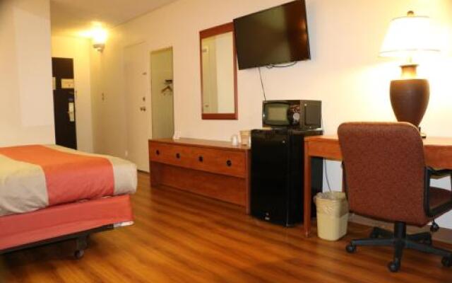 Motel 6 Tulsa Airport