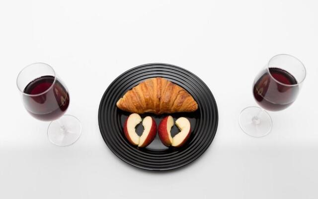 Comfortable Bed, 10 min walk to center