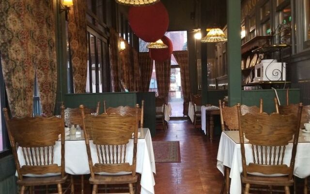 Downtown Guest Quarters Hotel