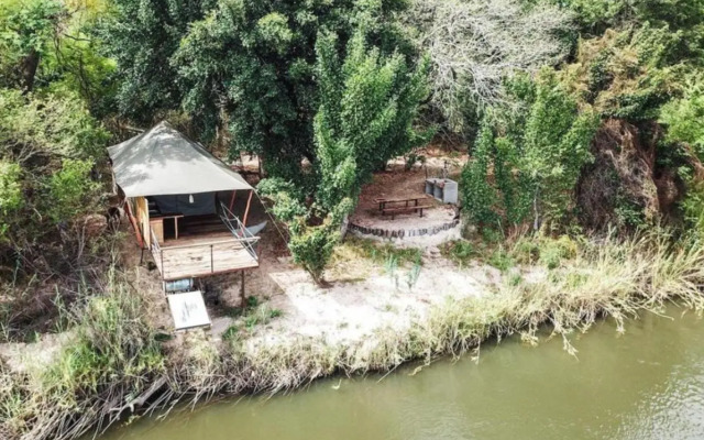 Mobola Lodge