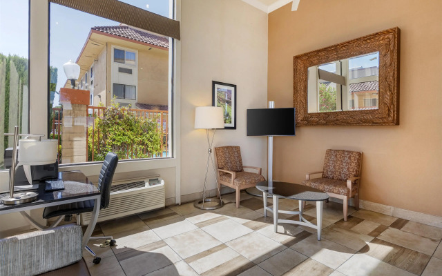 Best Western Plus Inn of Hayward