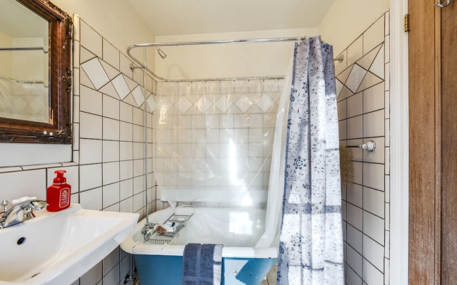 The Dutch Flat Hotel