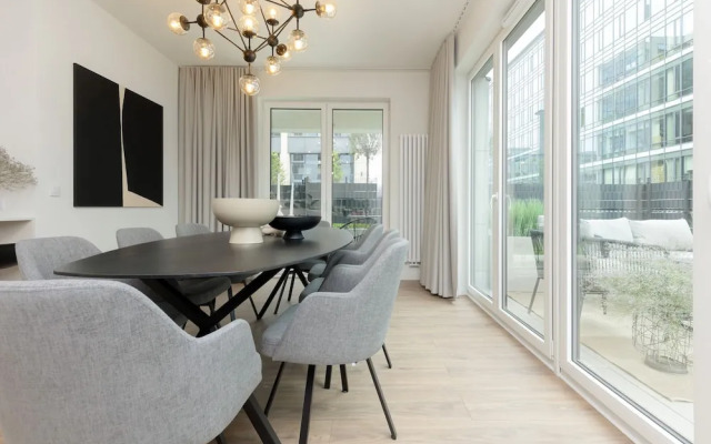 LUX Domaniewska by Renters Prestige