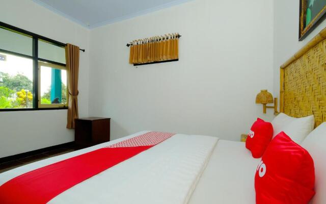 OYO 1835 Surya Mandalika Hotel