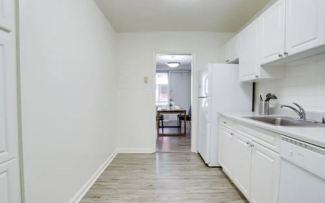 Exclusive Condo with Gym in Crystal City